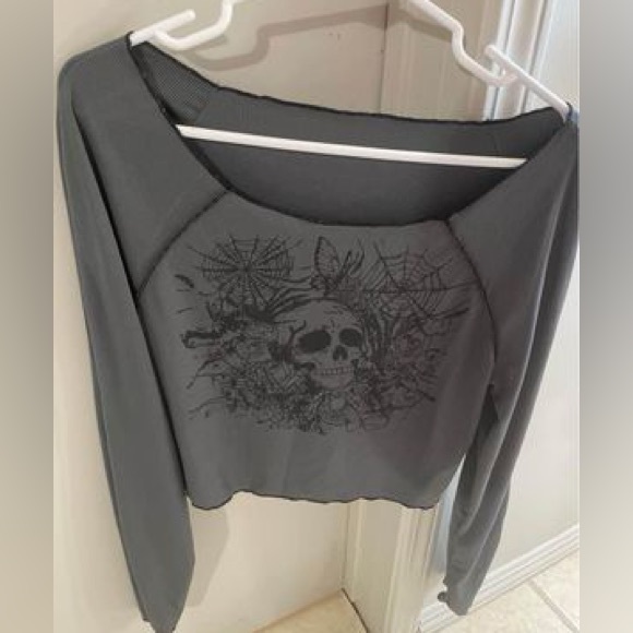 Long sleeve off shoulder skull shirt - Picture 1 of 1